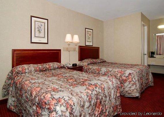 Econo Lodge Inn & Suites Matthews - Charlotte Cameră foto